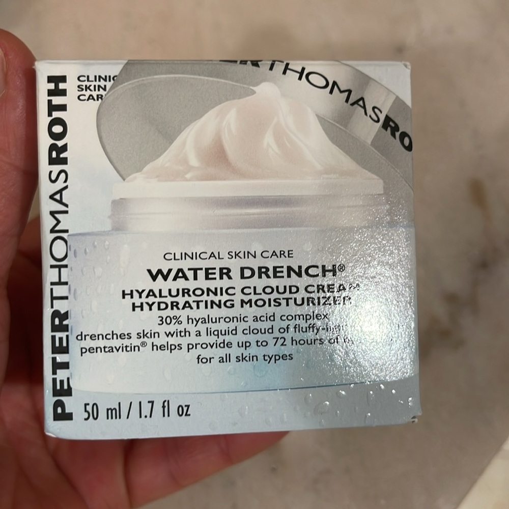 Peter Thomas Roth Clinic full facial skin care set - Picture 9 of 14